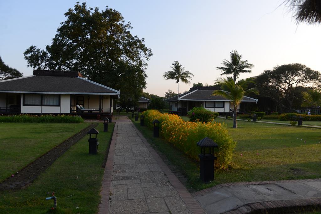 Bagan Thiripyitsaya Sanctuary Resort Buitenkant foto